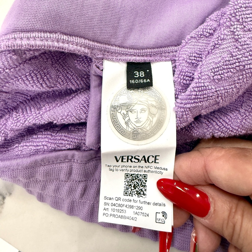 Versace Logo Jacquard Towel Stitched Shorts - Picture 5 of 6